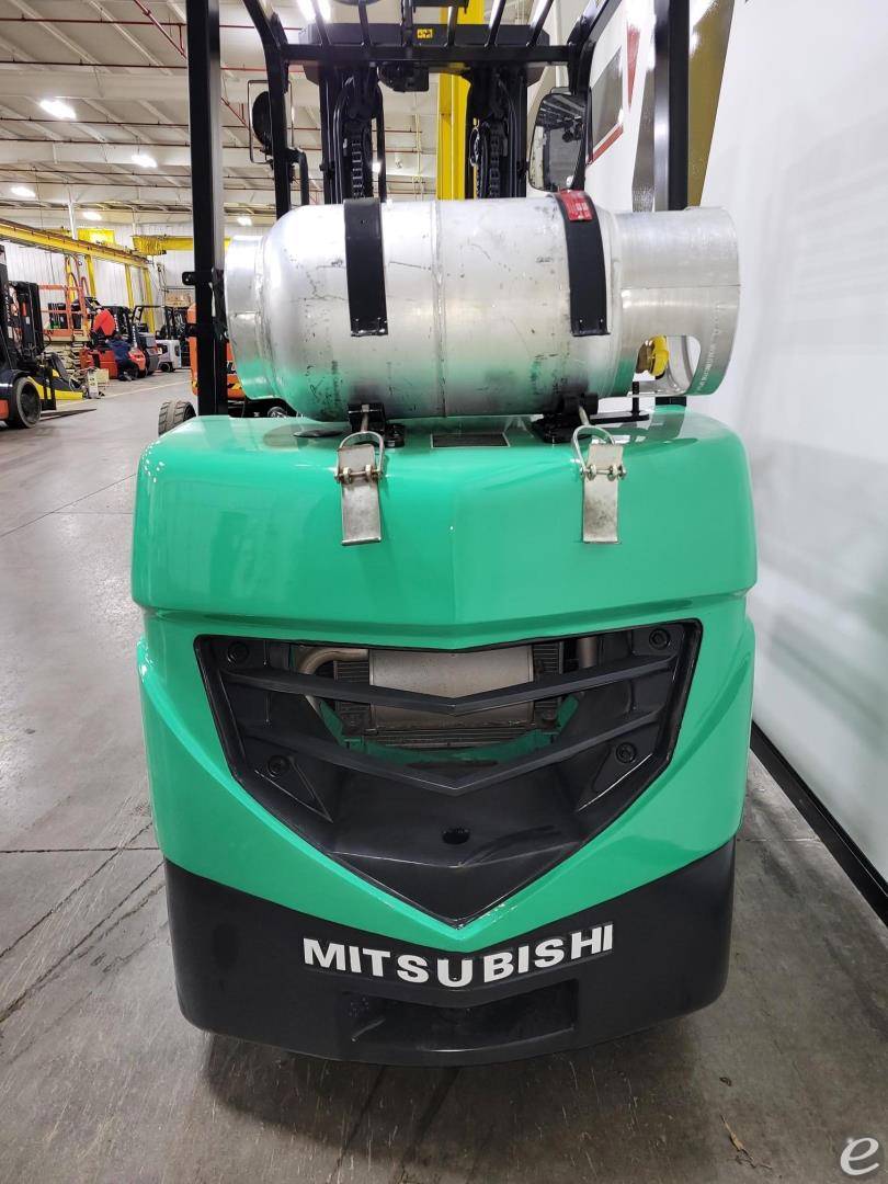 2018 Mitsubishi FGC33N