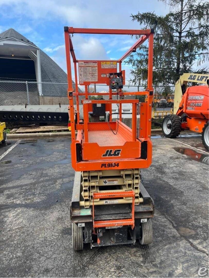 2021 JLG R1932i