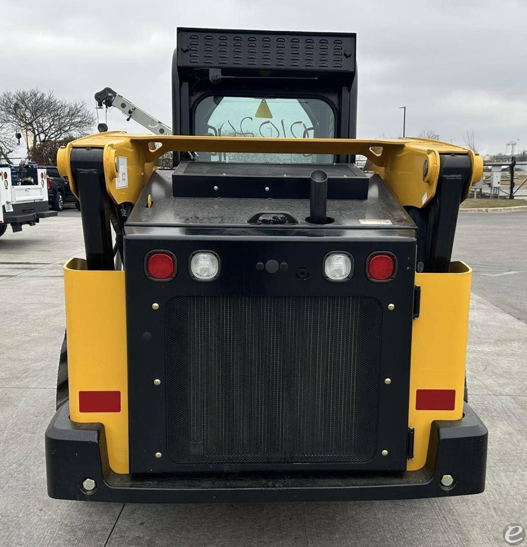 2024 Gehl V330