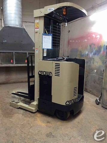 1993 Crown RR3020-35 Electric Reach Truck - 123Forklift