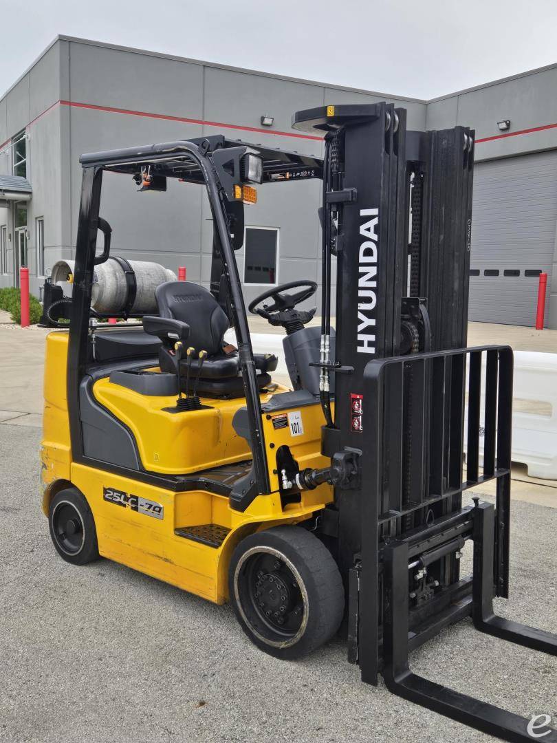 2023 Hyundai 25LC-7A