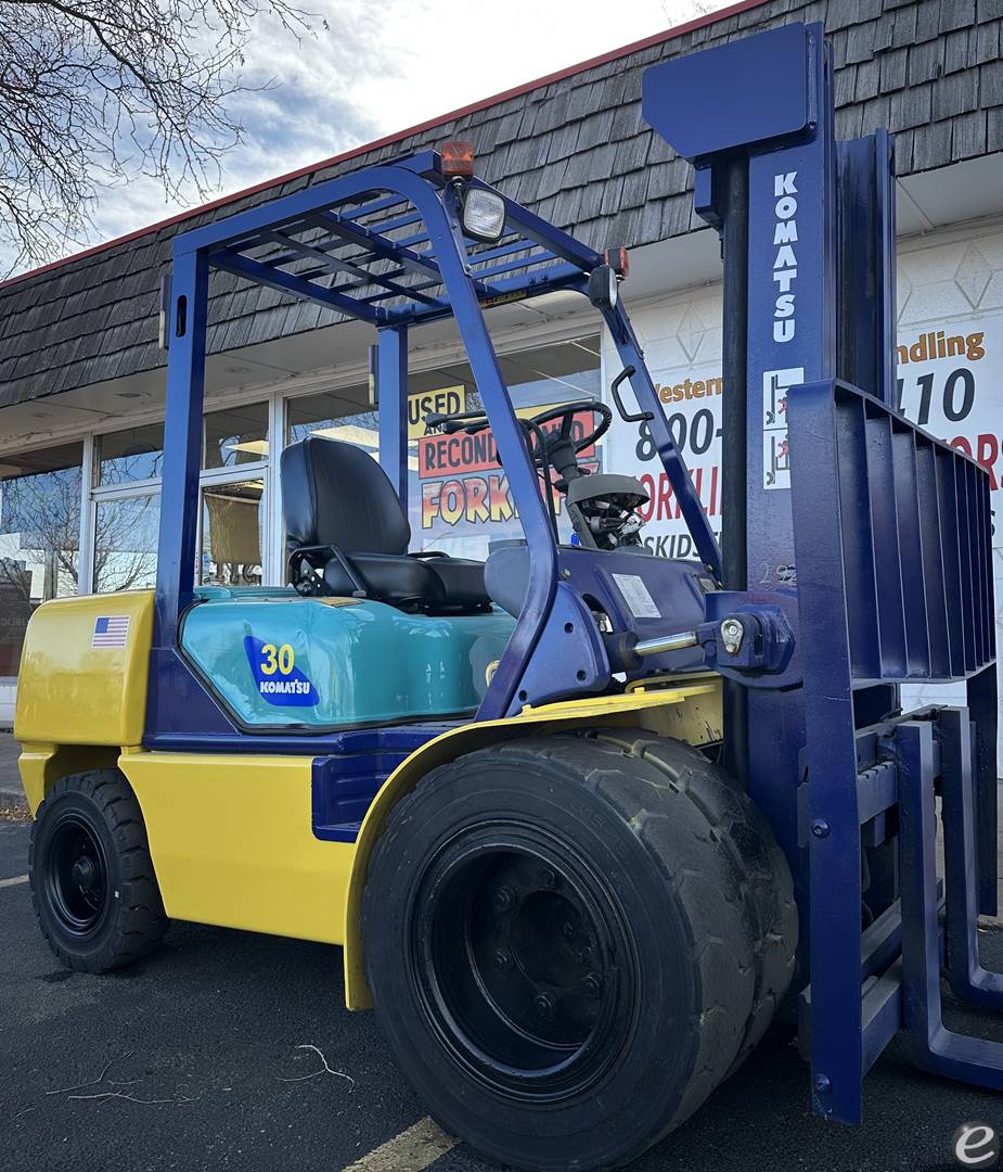 1999 Komatsu FG30T-12