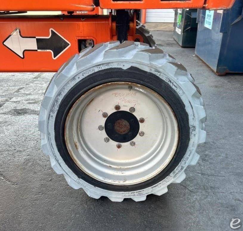 2014 JLG M600JP
