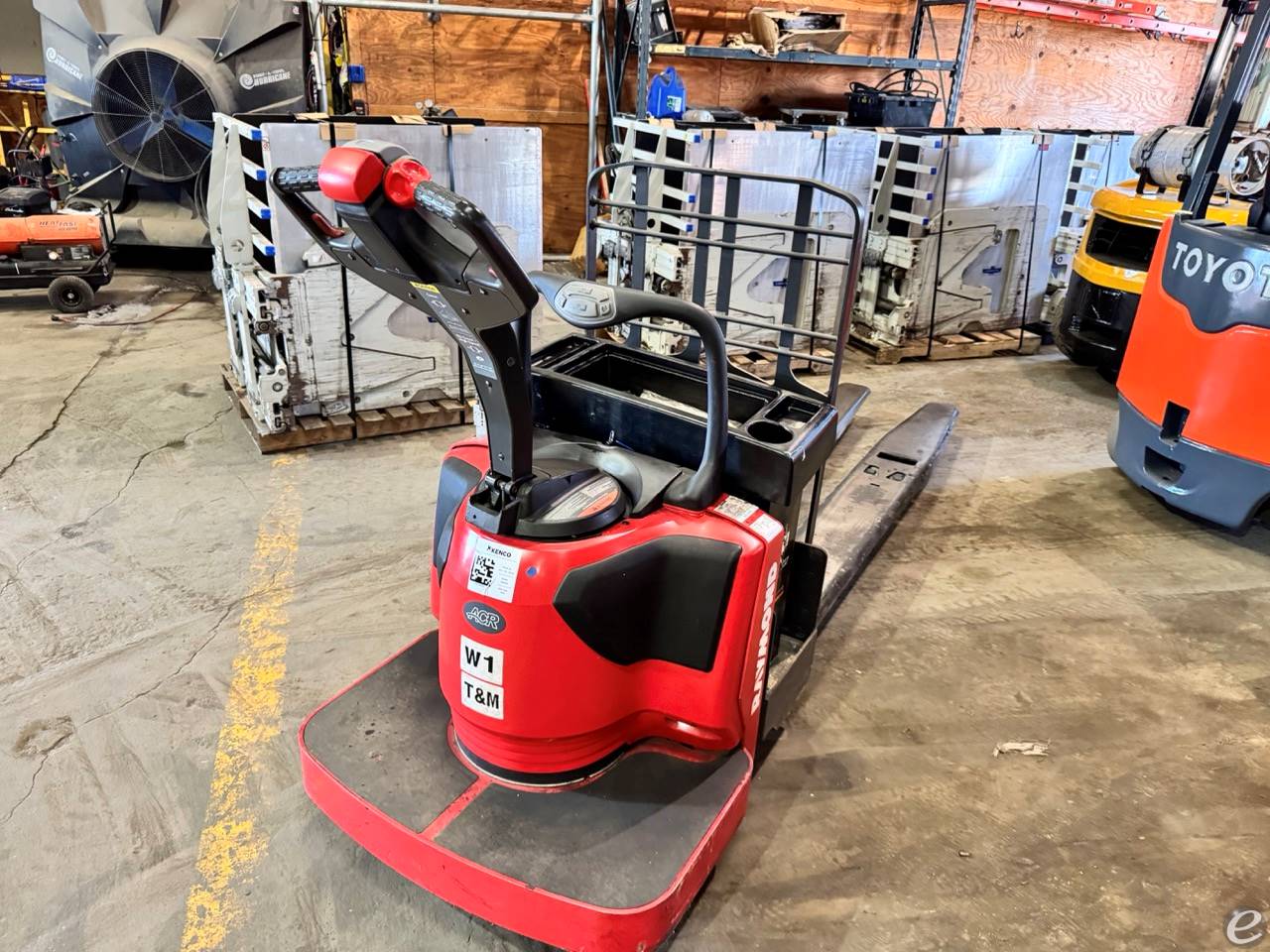 2015 Raymond 8410