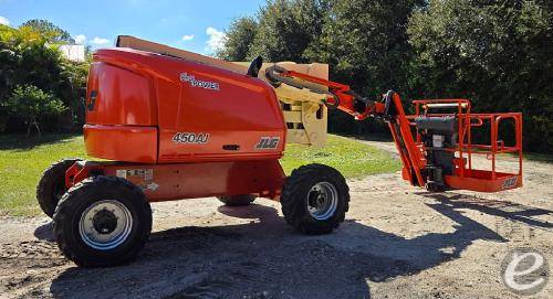 2017 JLG 450AJ