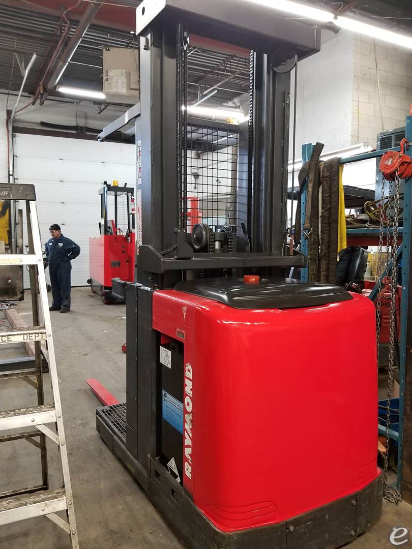 2011 Raymond 560-OPC30TT WG Electric Order Picker - 123Forklift
