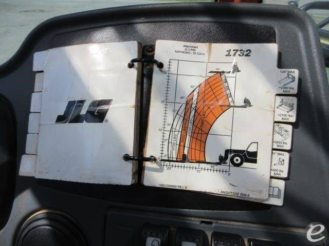 2018 JLG 1732