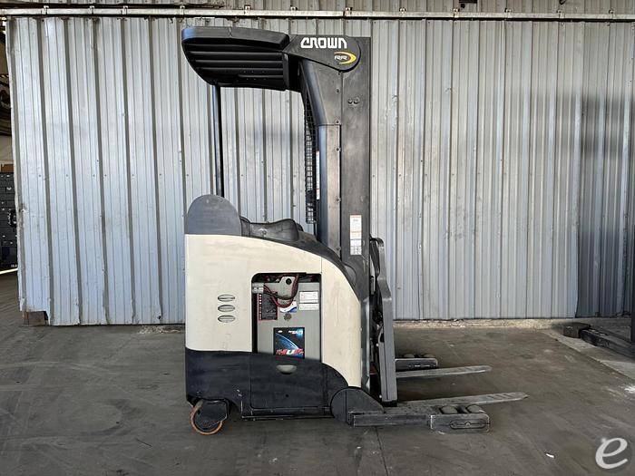 2014 Crown RR5725-45 Electric Forklift - 123Forklift