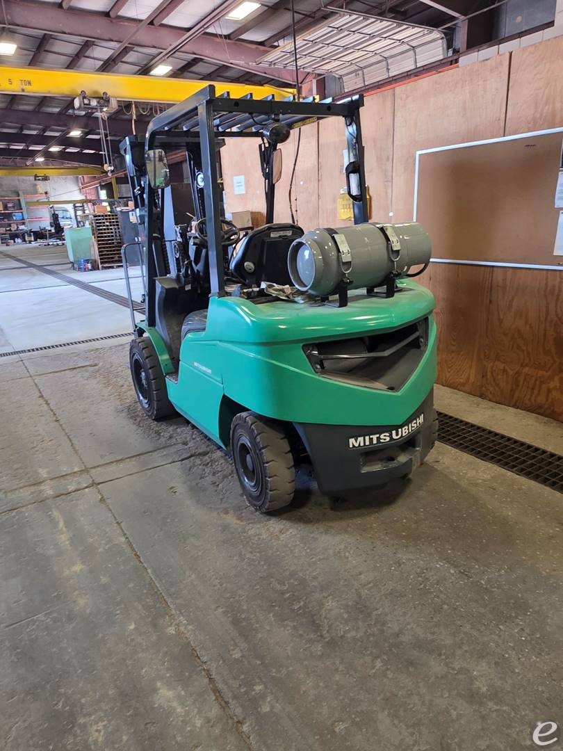 2019 Mitsubishi FG30N5