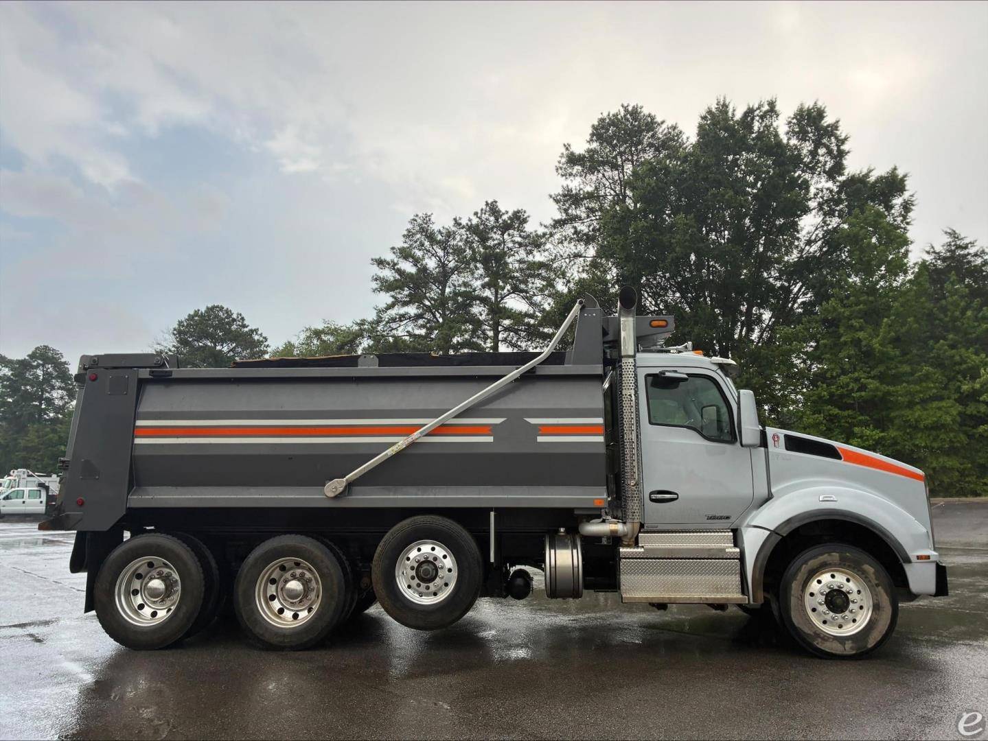 2021 Kenworth T880