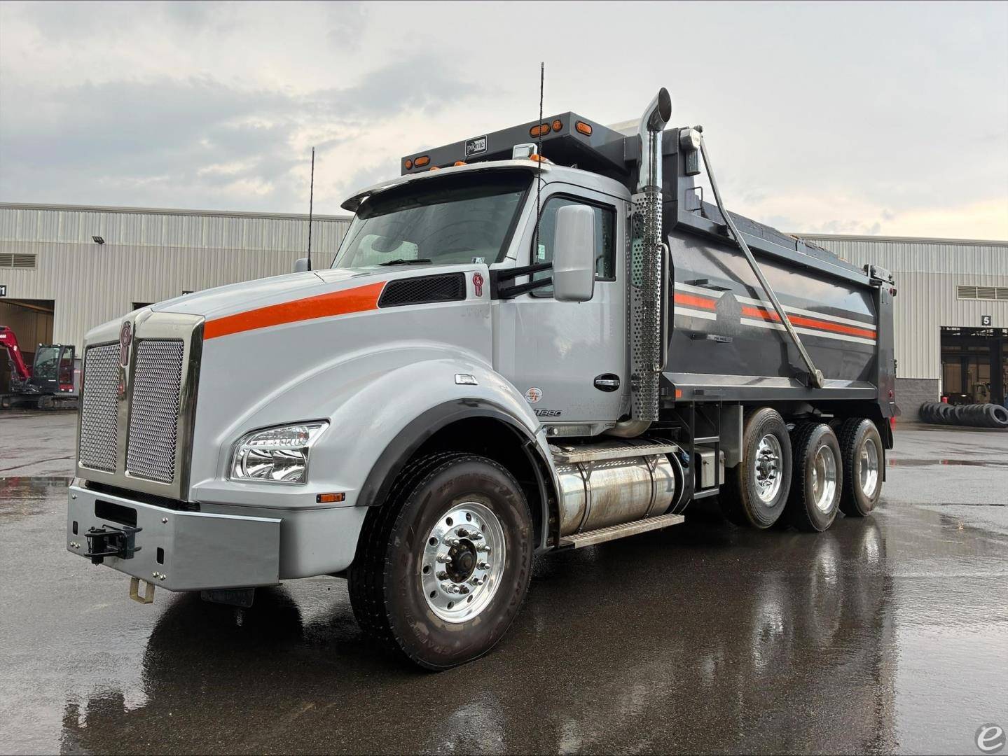 2021 Kenworth T880