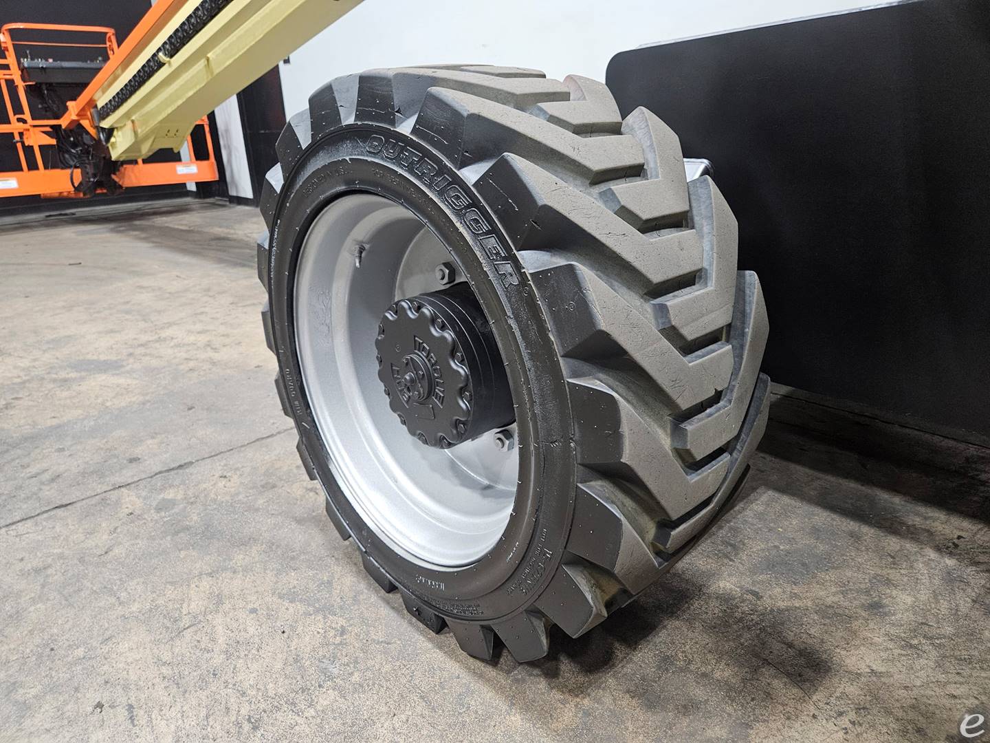 2015 JLG 800S