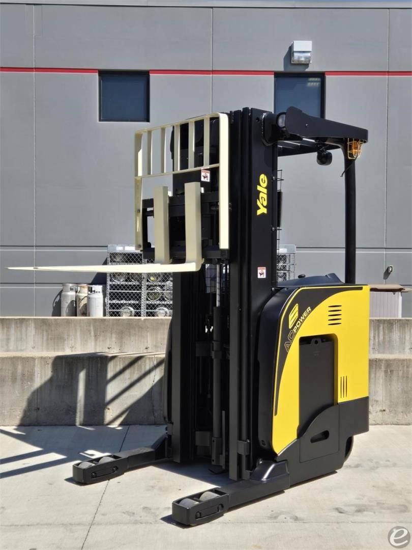 2019 Yale NR045EB