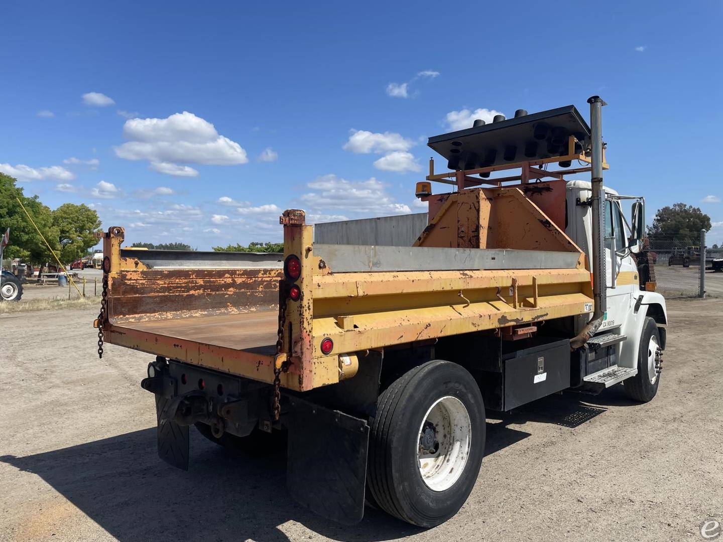 2001 Freightliner FL70