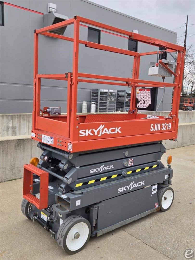 2019 Skyjack SJIII3219 Electric Scissor Lift - 123Forklift
