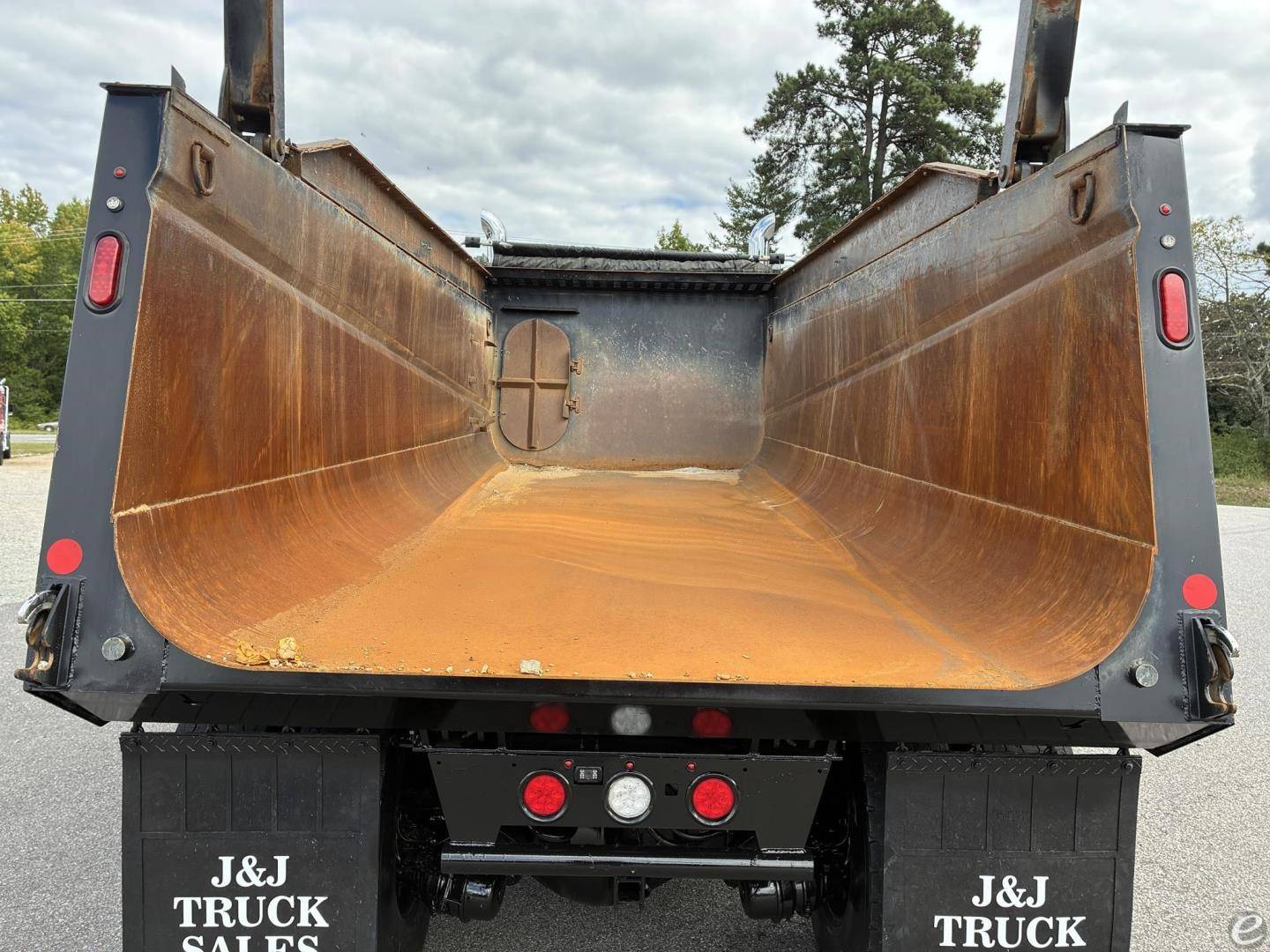 2025 Peterbilt 567