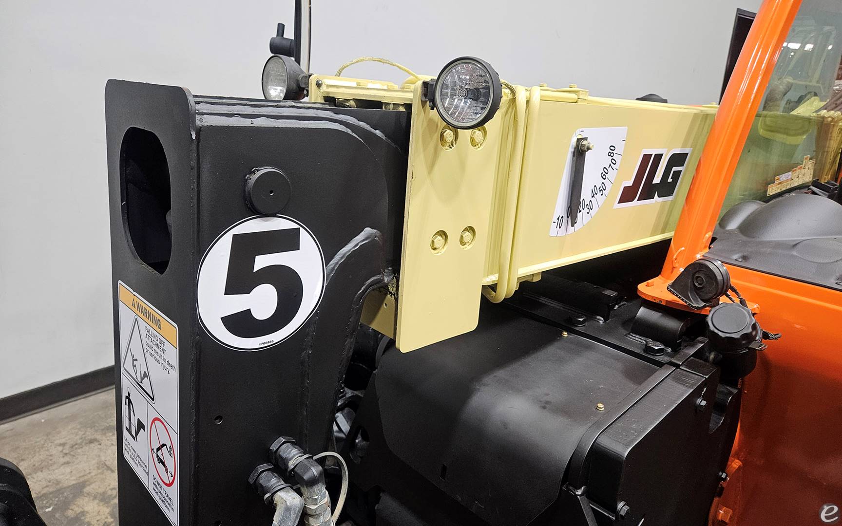 2017 JLG G5-18A