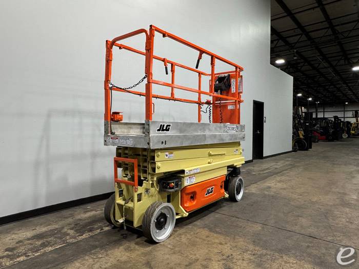 2014 JLG 2030ES