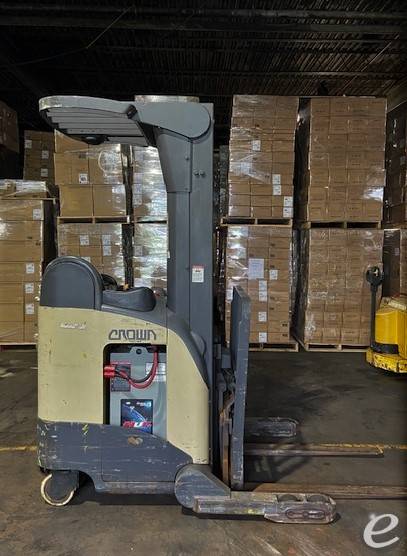 2000 Crown RR502 Electric Forklift - 123Forklift