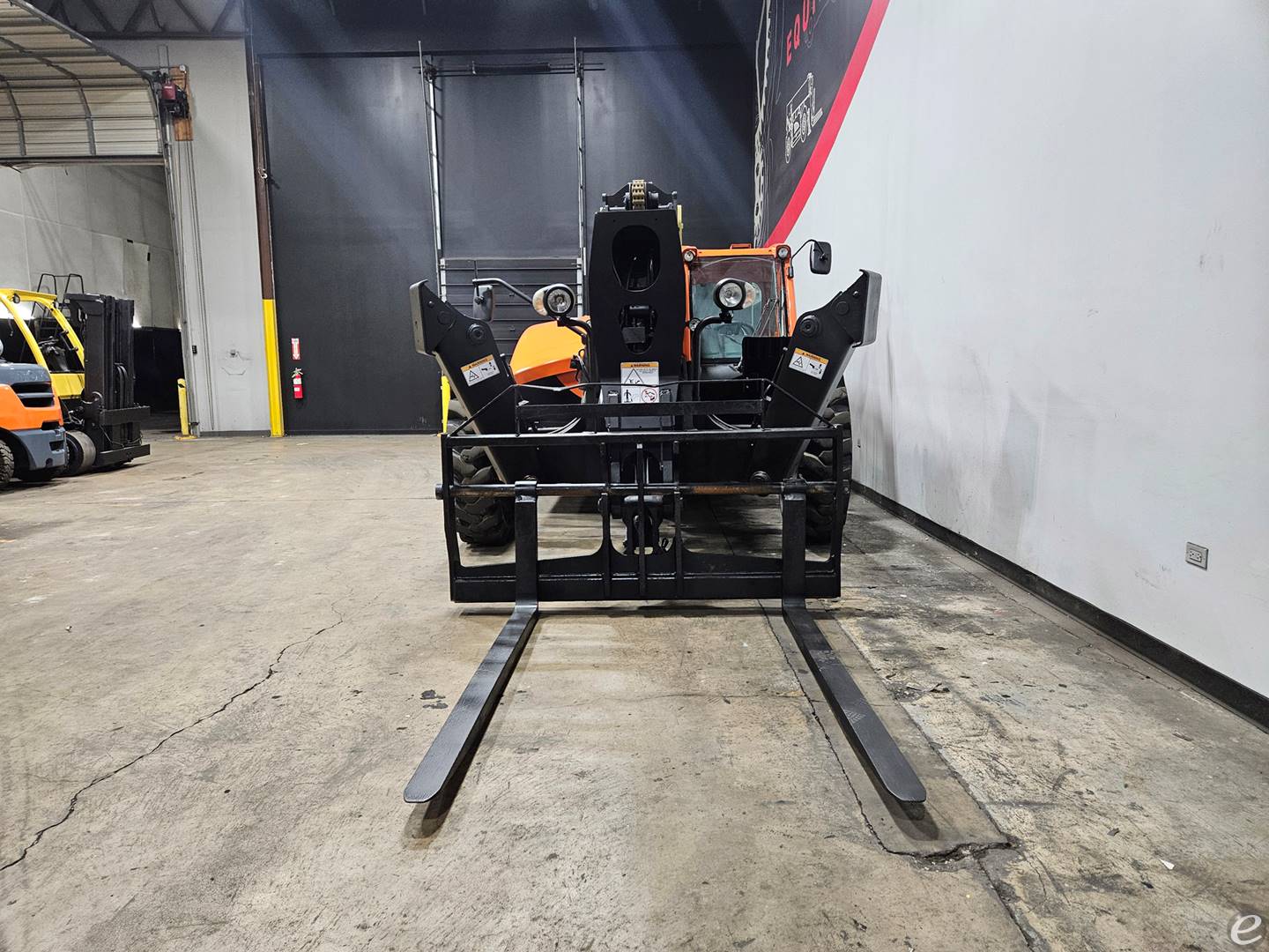 2017 JLG 1255