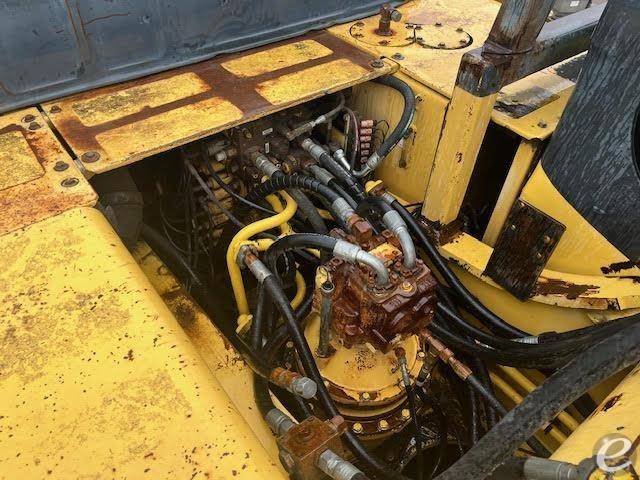 2005 Komatsu PC300 LC-7