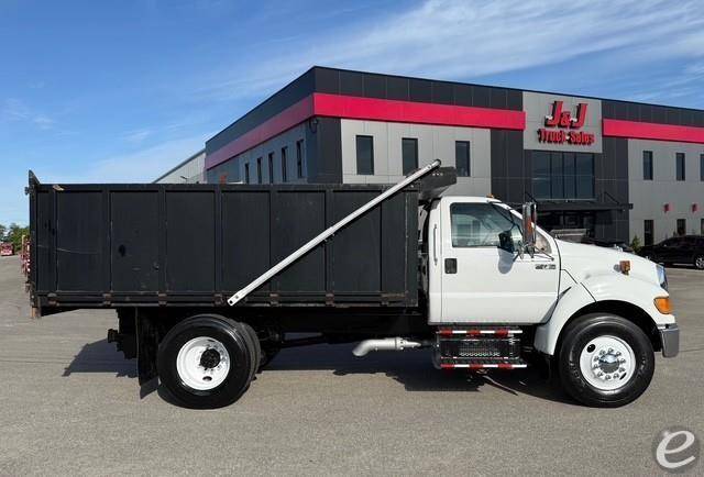 2015 Ford F750 XLT