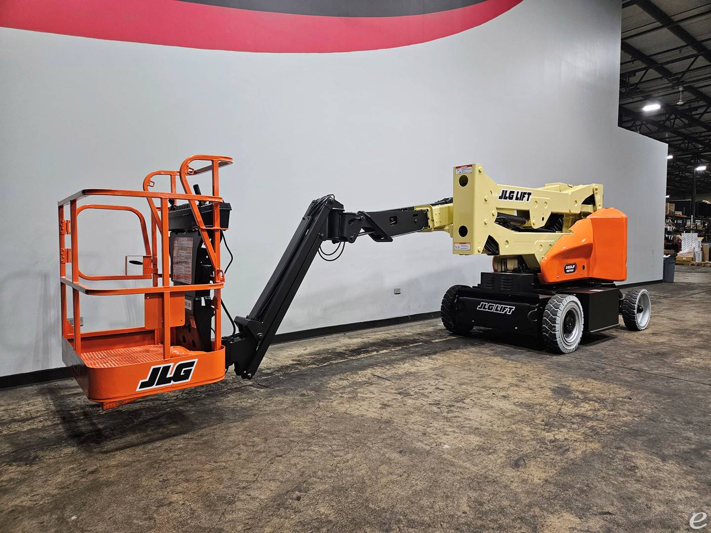 2015 JLG E400AJPN