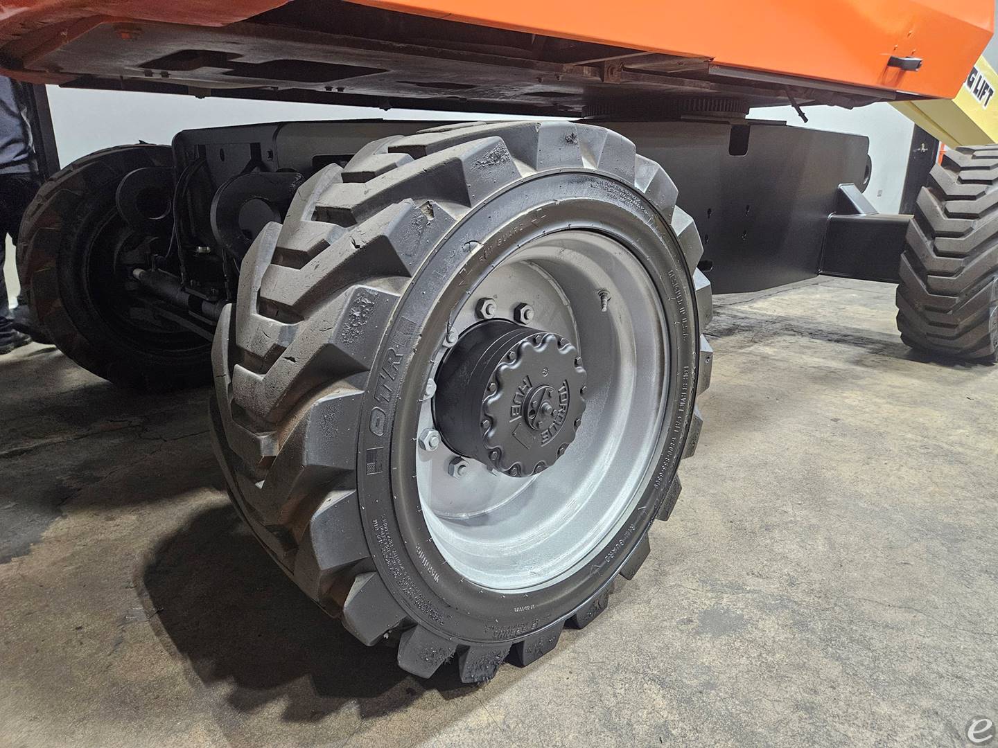 2015 JLG 800S