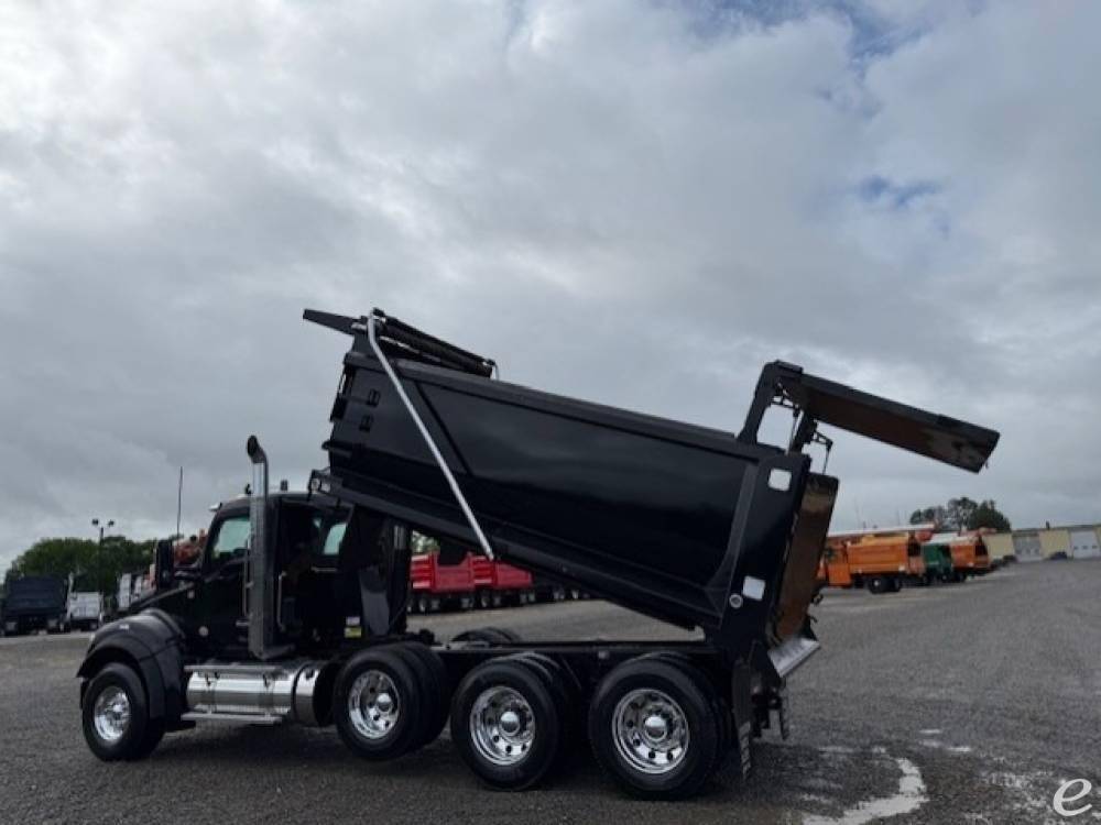 2025 Kenworth T880S