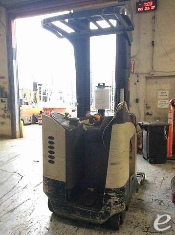 2004 Crown RR5220-35 Electric Reach Truck - 123Forklift