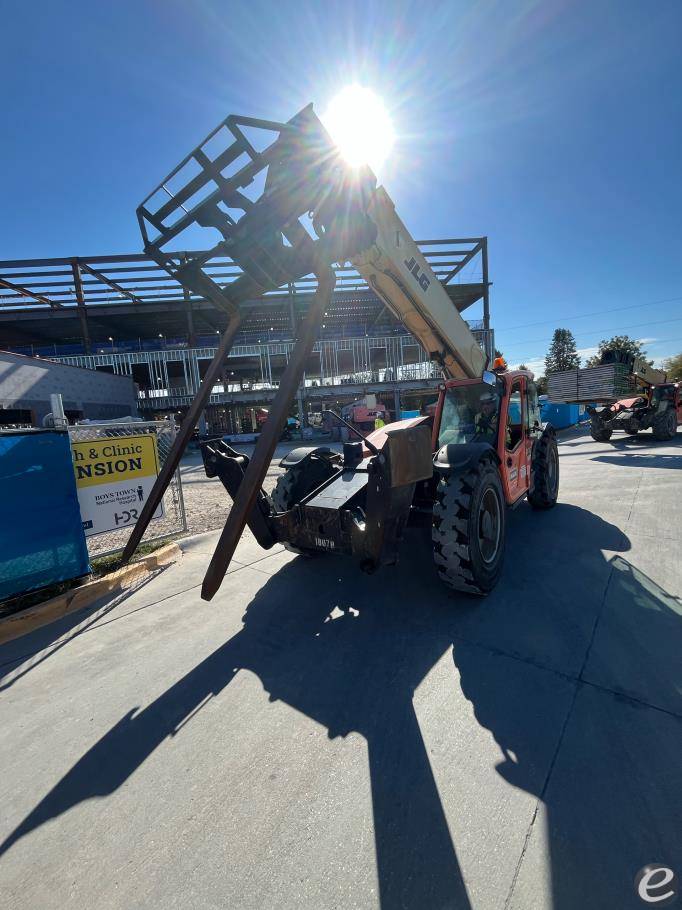 2018 JLG 1255