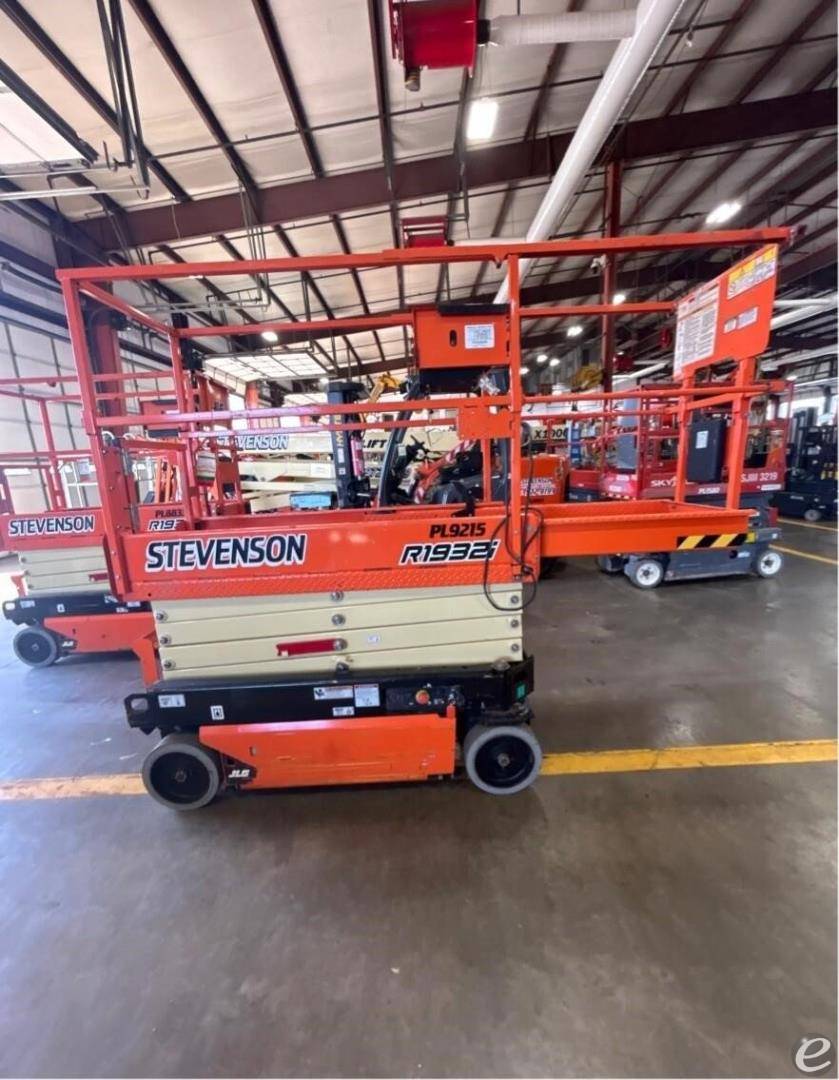 2021 JLG R1932i