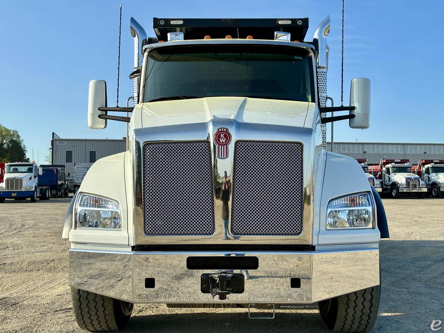 2025 Kenworth T880