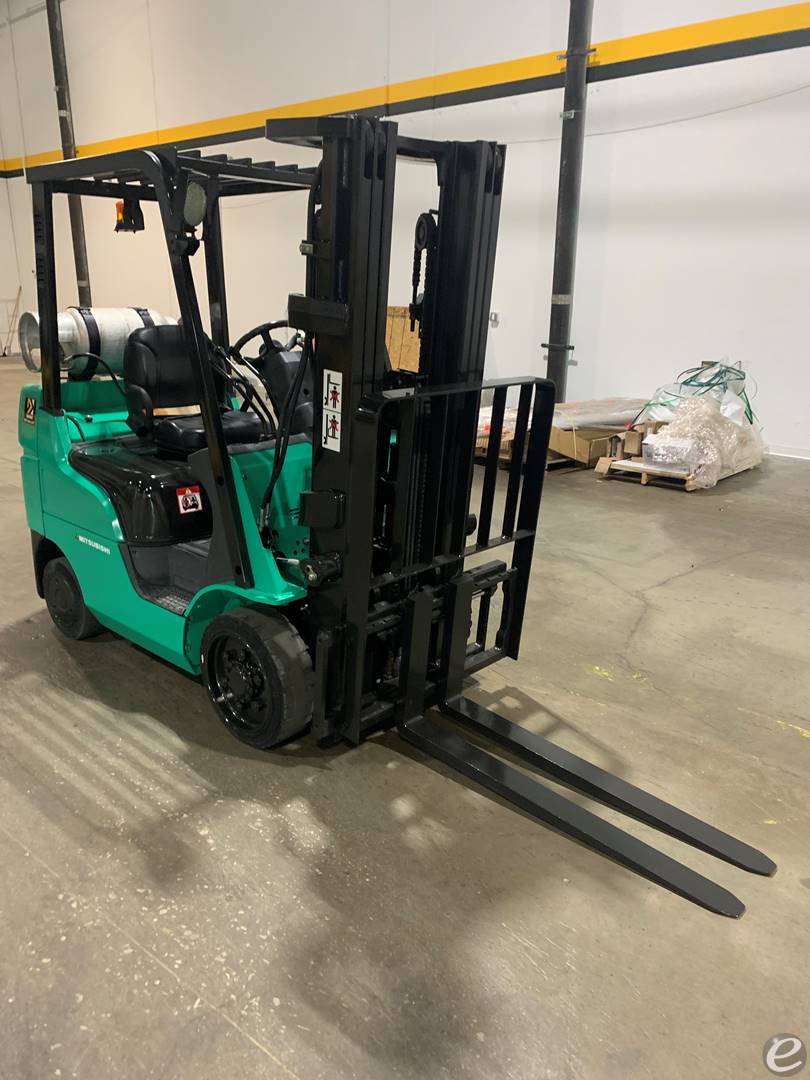 2015 Mitsubishi FGC25N