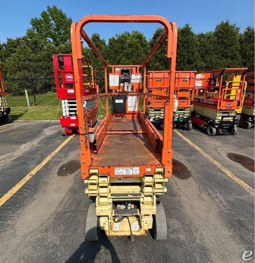 2017 JLG 1930ES