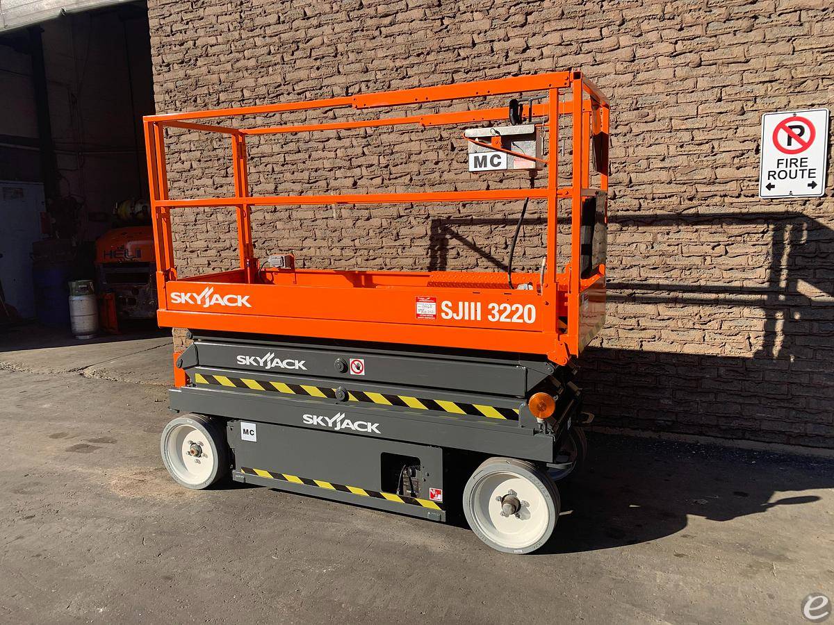 2013 Skyjack 3220