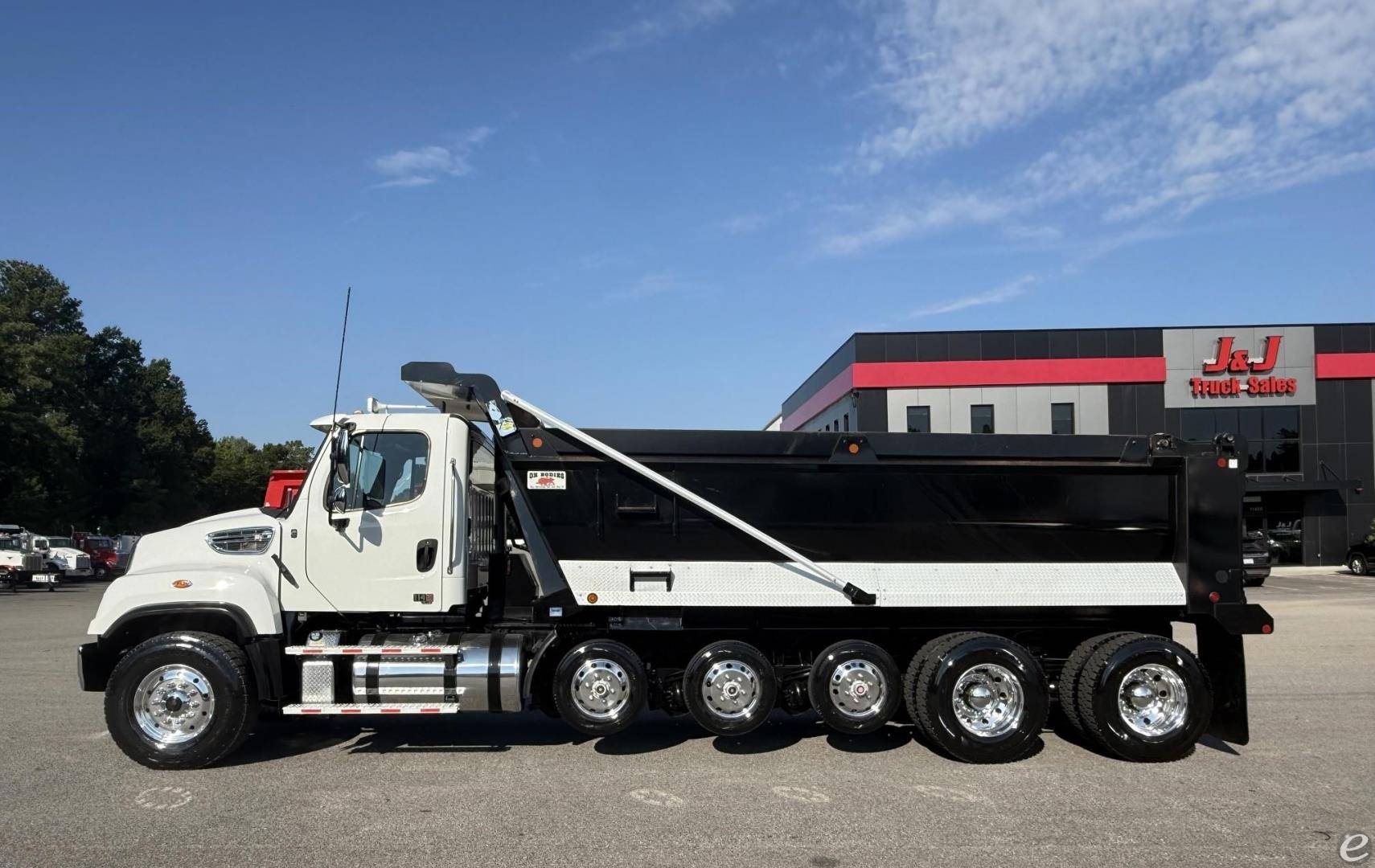 2024 Freightliner 114SD PLUS