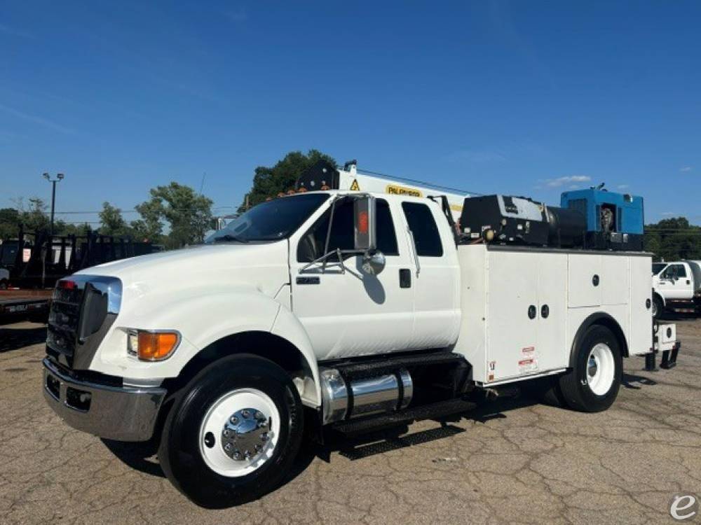 2015 Ford F750 XLT SD