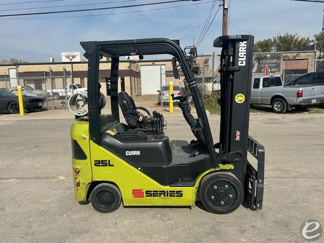 2021 Clark S25CL