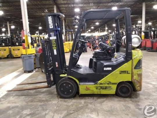 2021 Clark S25CL
