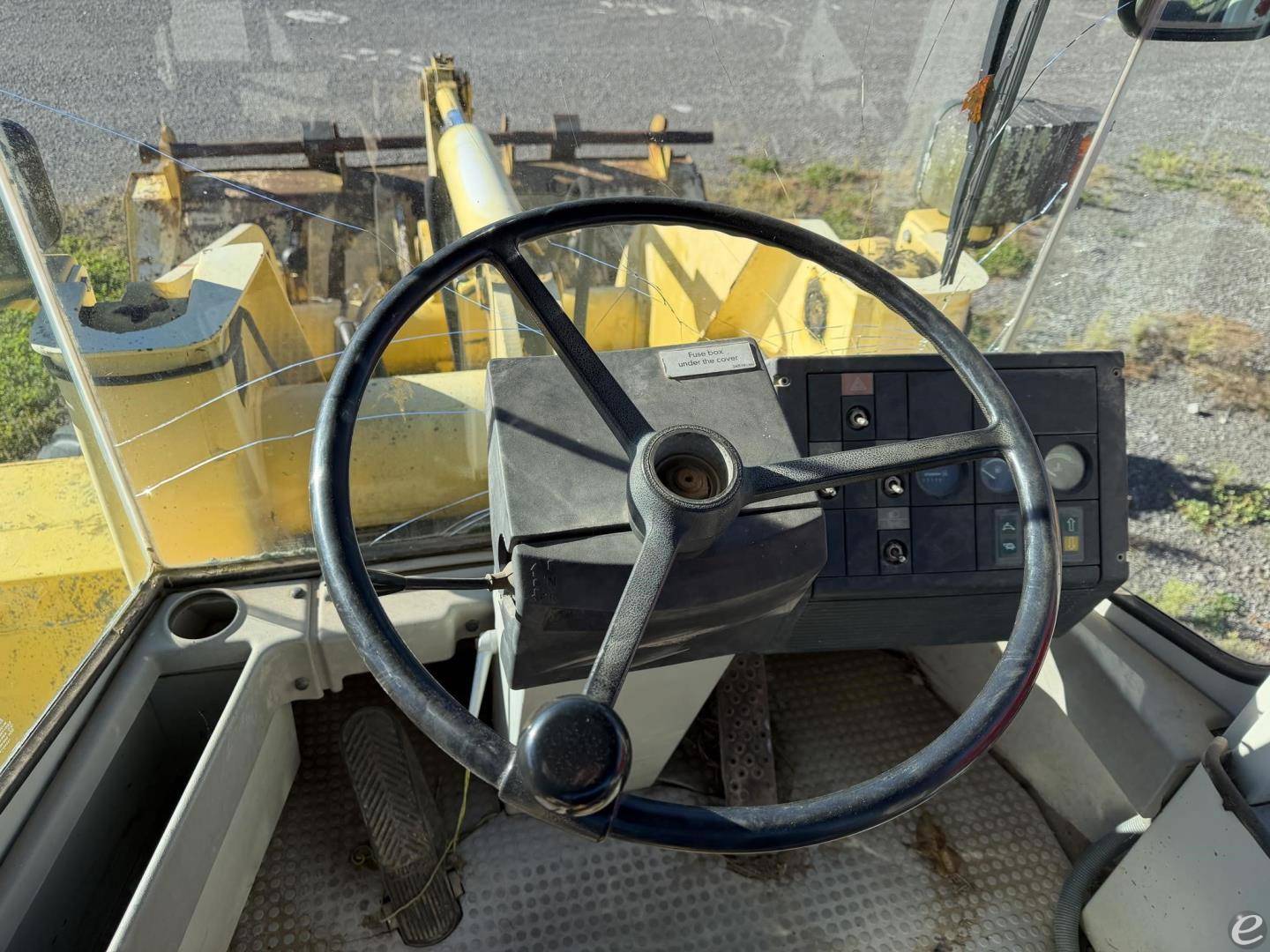 2000 New Holland LW80