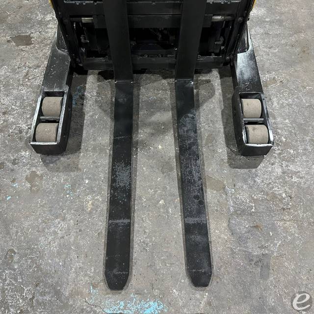 2021 Yale NR045EB