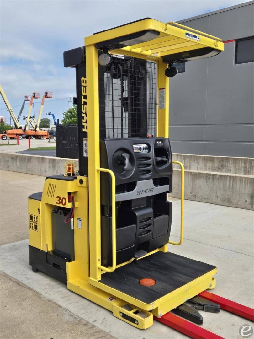 2020 Hyster R30XMS3 Electric Order Picker - 123Forklift