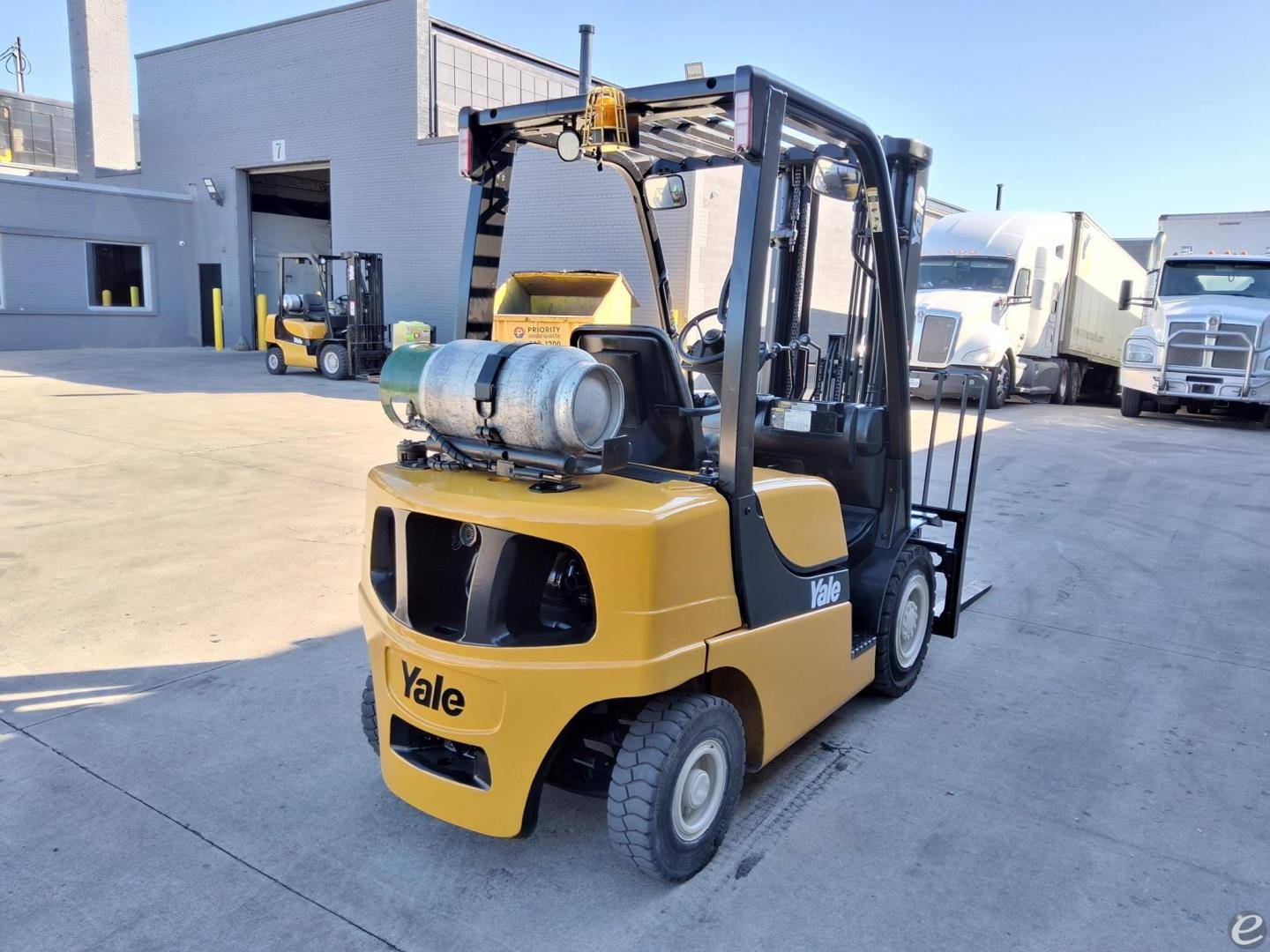 2011 Yale GLP050VX