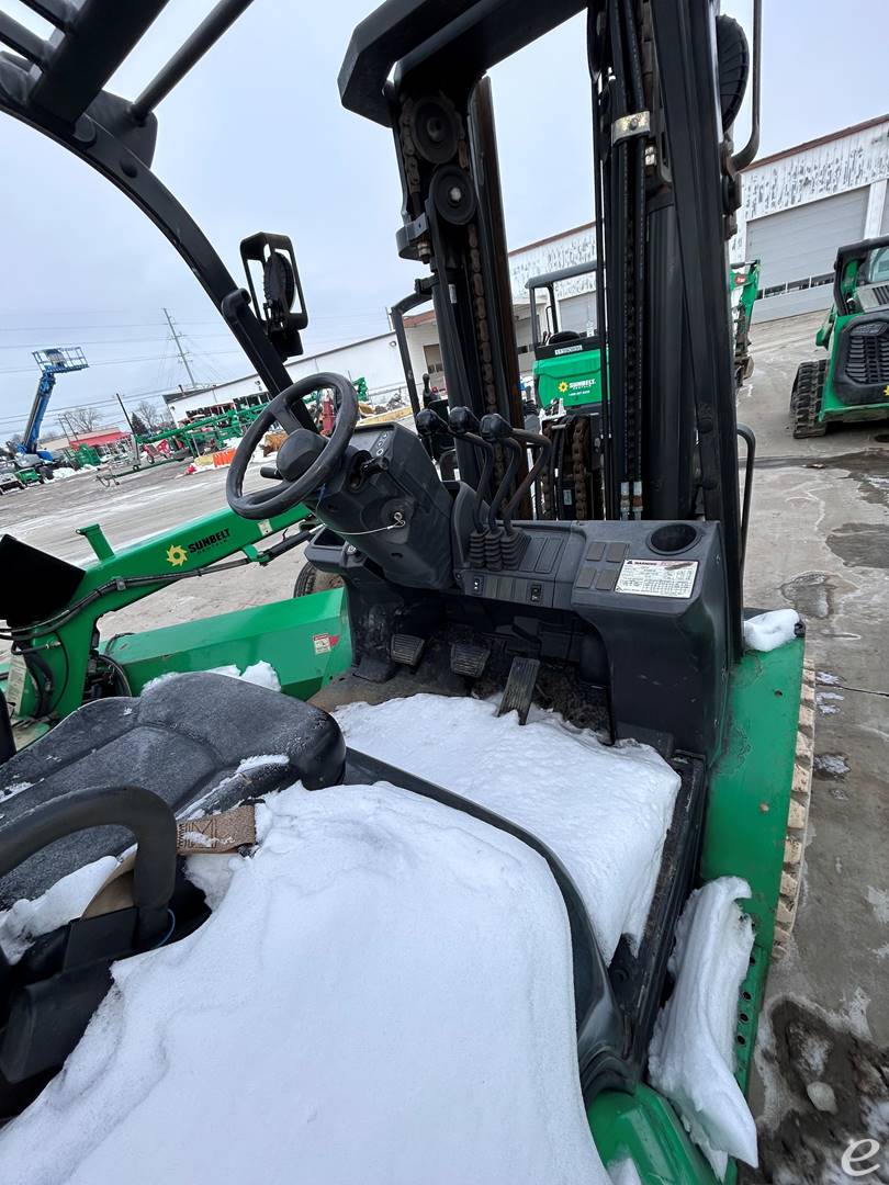 2015 Mitsubishi FG50NGLE