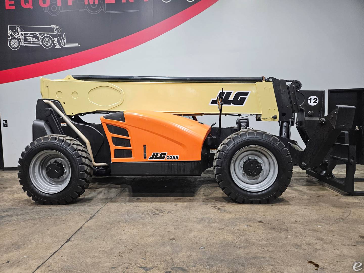 2018 JLG 1255