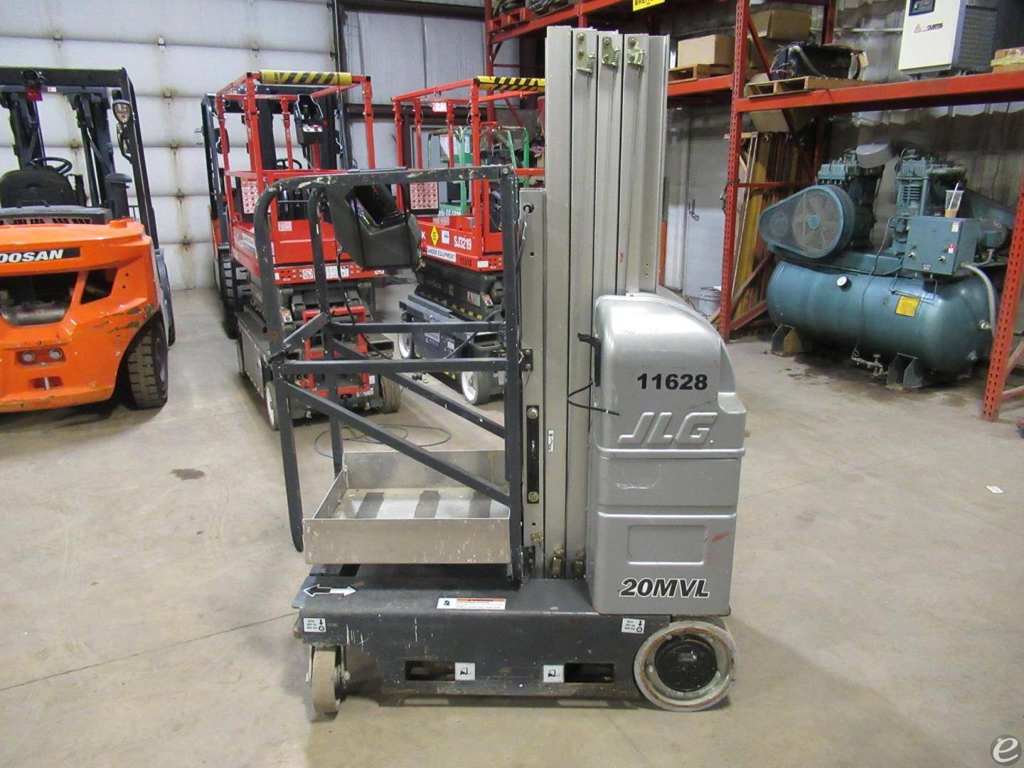 2017 JLG 20MVL