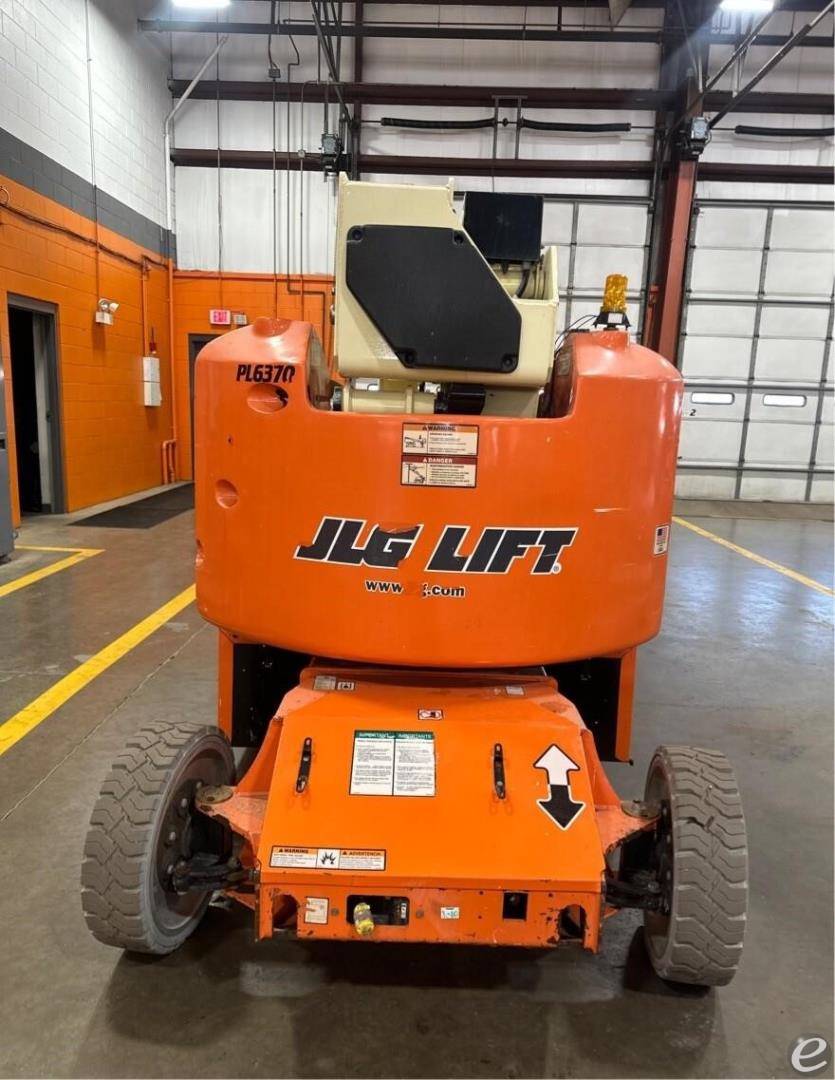 2015 JLG E400AJPN