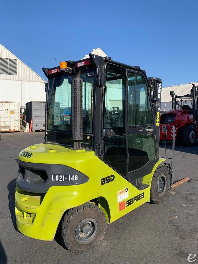 2022 Diesel Clark Pneumatic Tire 4 Wheel Sit Down | Eliftruck