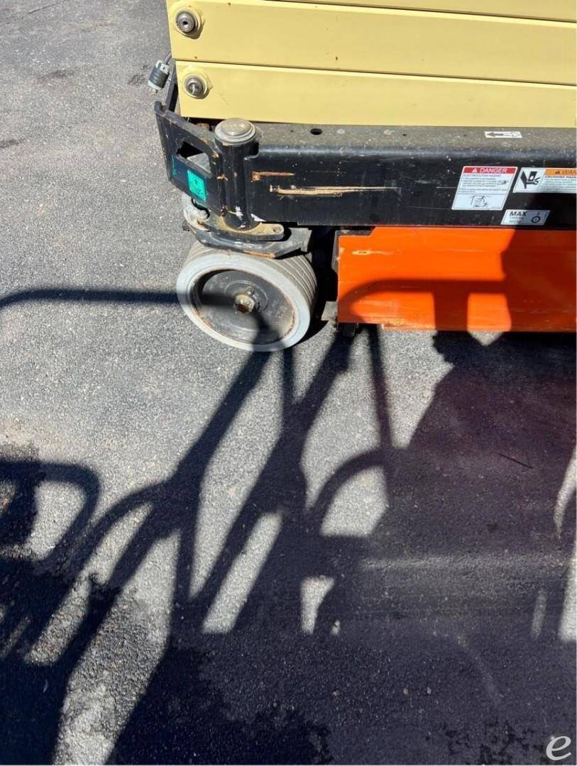 2021 JLG R1932i